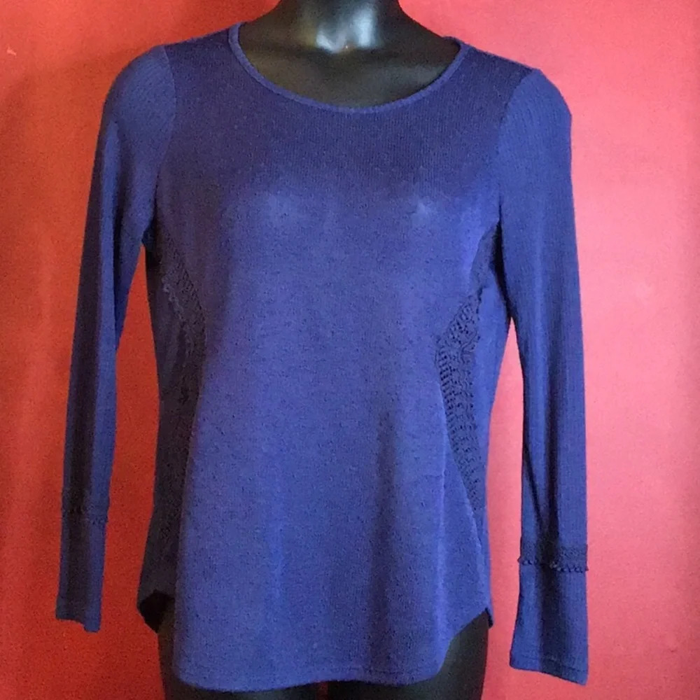 NEW DIRECTIONS WEEKEND TOP SIZE M